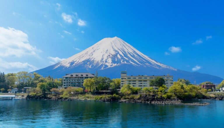 Fuji lake hotel front