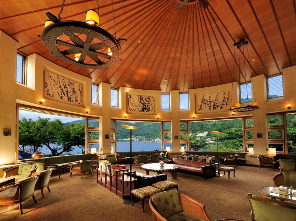 Fuji lake hotel lobby