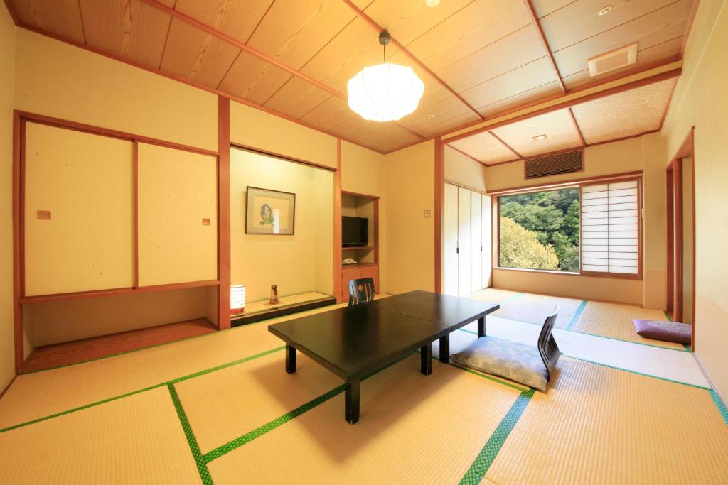 Hakone Suimeisou japanese style room