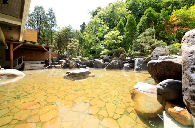 Hotel Mahoroba outdoor onsen