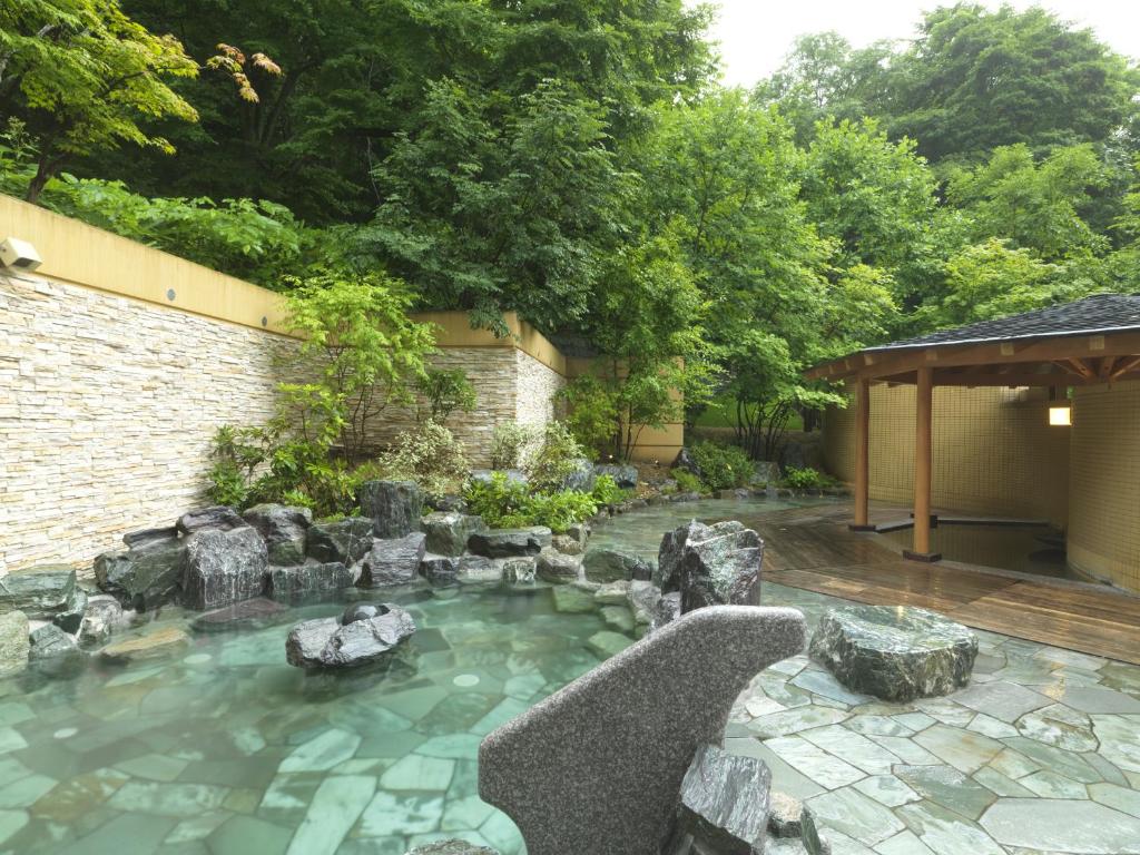 Jouzankei Tsuruga Resort And Spa Mori no Uta outdoor onsen