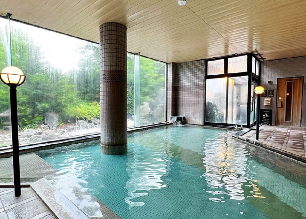 Lake Abashiri Tsuruga Resort indoor onsen