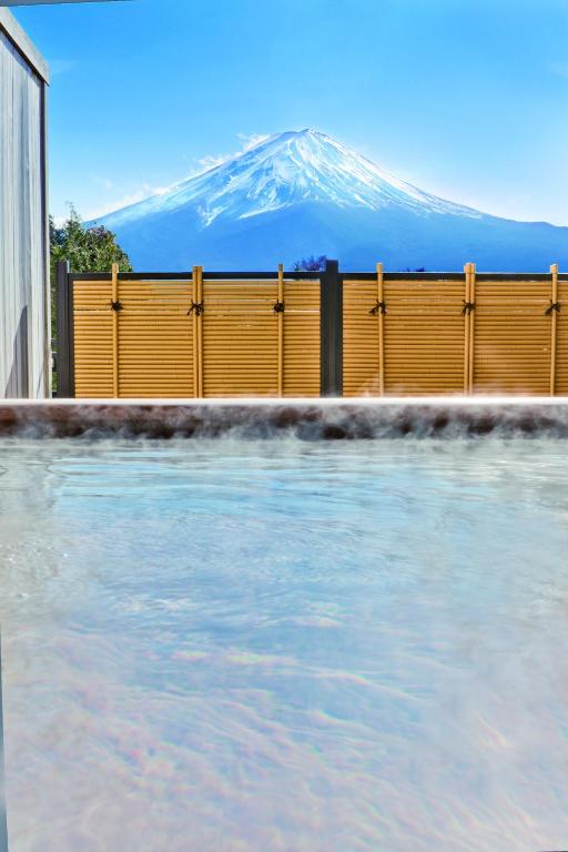 maruei open air onsen with mount fuji views