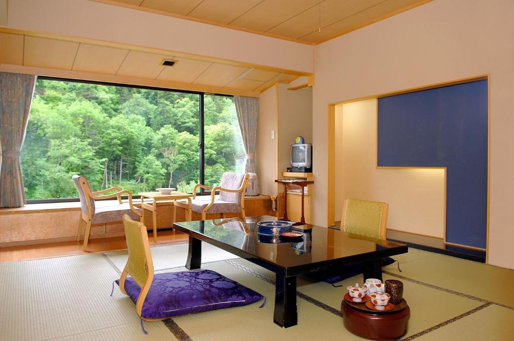 sounkyo hotel tatami room