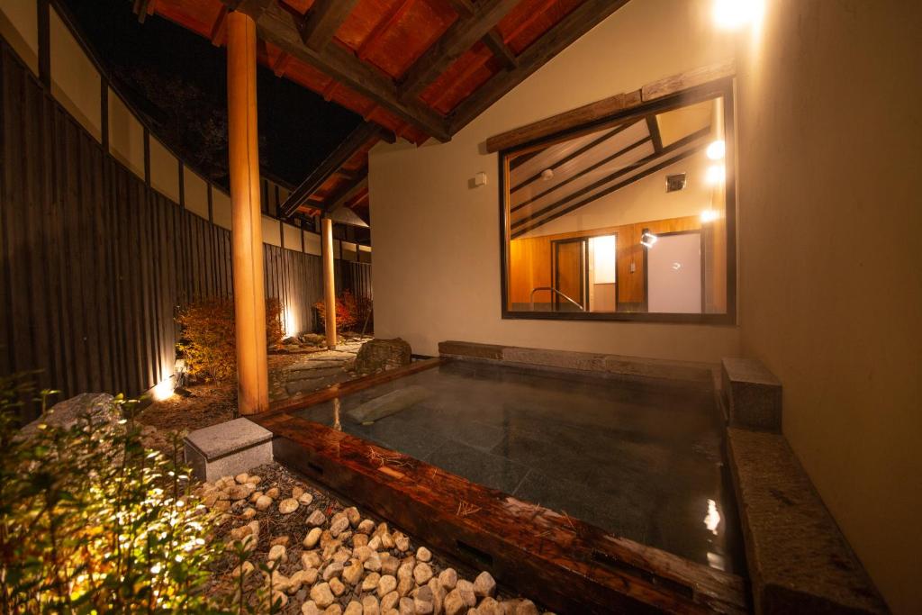 Glamping Villa Hanz Kawaguchiko open air onsen