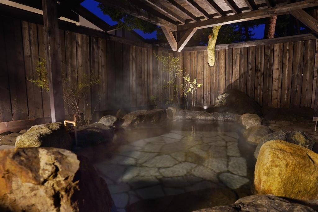 Glamping Villa Hanz Kawaguchiko outdoor open air onsen