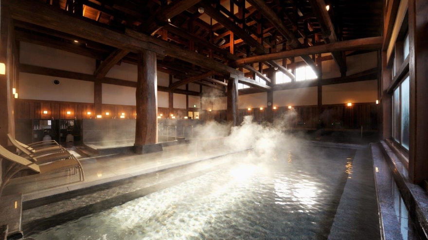 Highland Resort Hotel & Spa relaxing indoor onsen