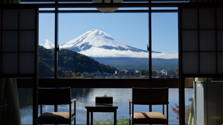 Kawaguchiko Hotel New Century dining with mount fuji view