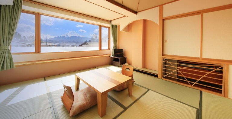 Lakeland Hotel Mizunosato room with tatami floors and views of mount fuji