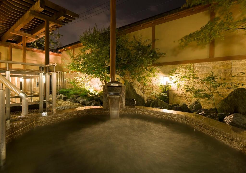 Ooike Hotel outdoor open air onsen