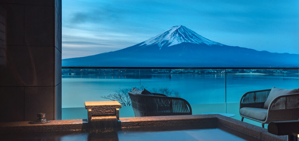 Shuhoukaku Kogetsu with private onsen in the room and views of mount fuji