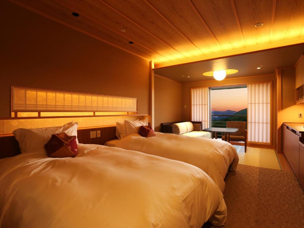 Arima Grand Hotel western style bedroom