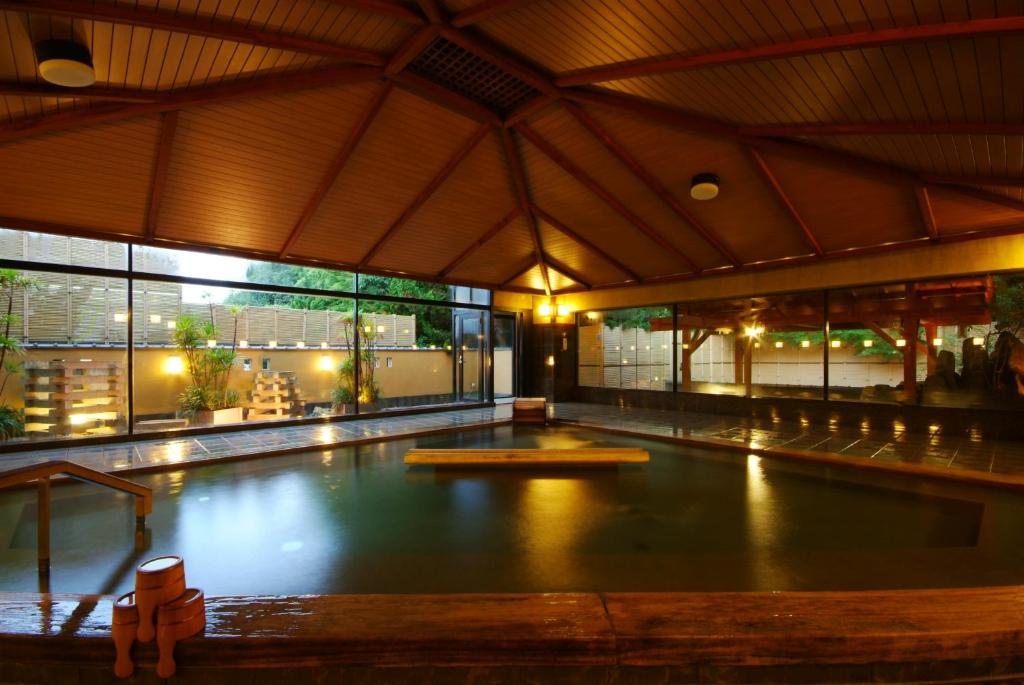 Biwako Hanakaido indoor onsen