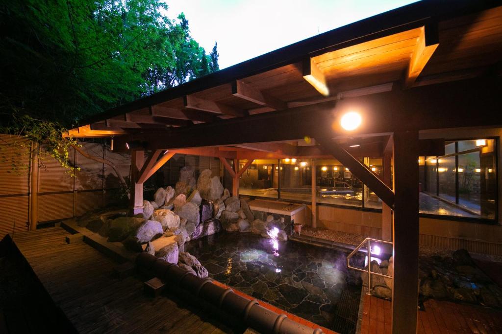 Biwako Hanakaido outdoor onsen