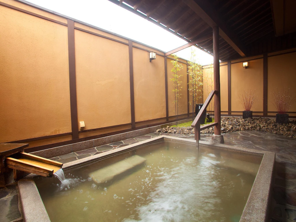 Dantoukan Kikunoya open air bath