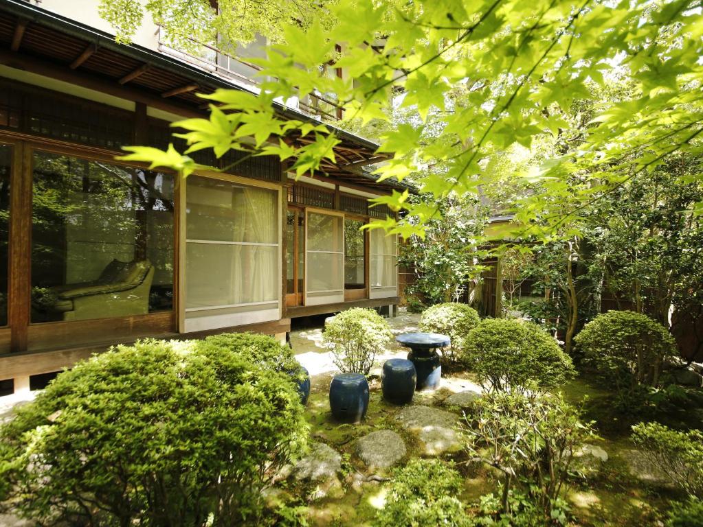 Hashinoya Bekkan Ransui japanese garden