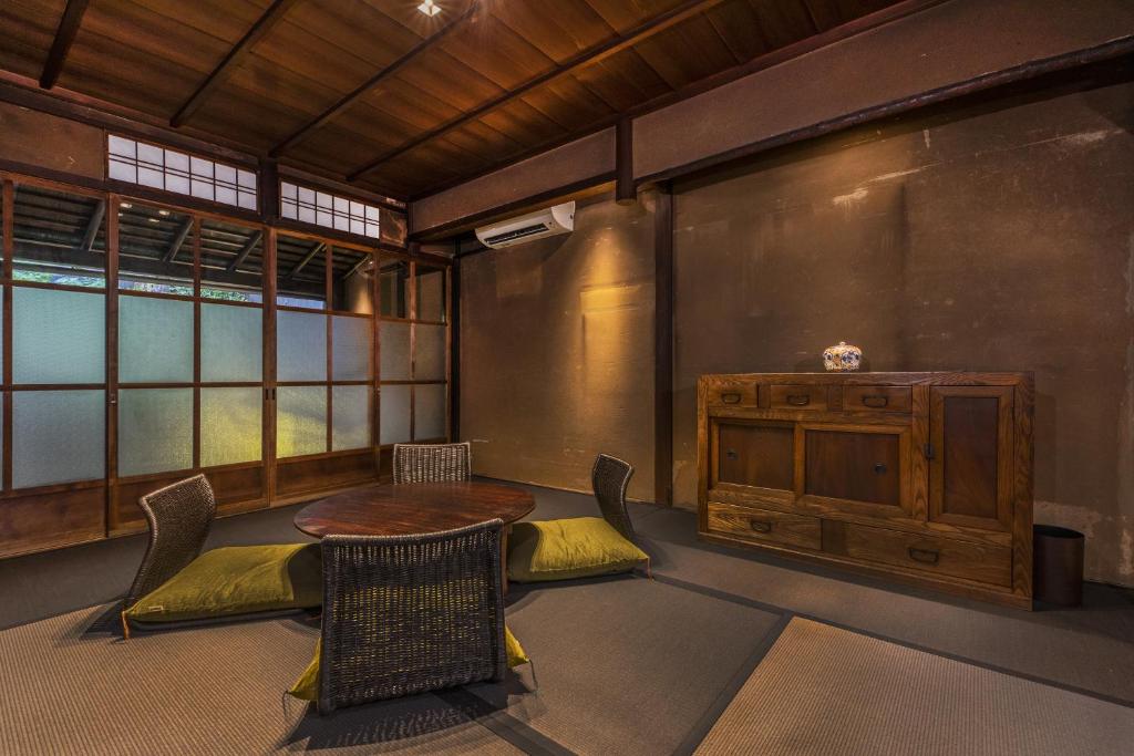 Kishoan indoor tatami seating area