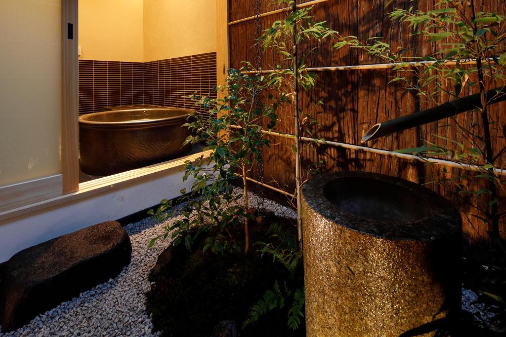 Kyō no Yado Gekkōan luxury suite with open air bath