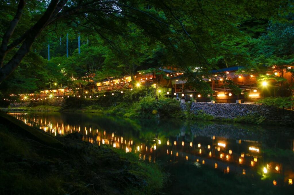 Momiji-ya Annex Kawa-no-Iori dinning room by the river