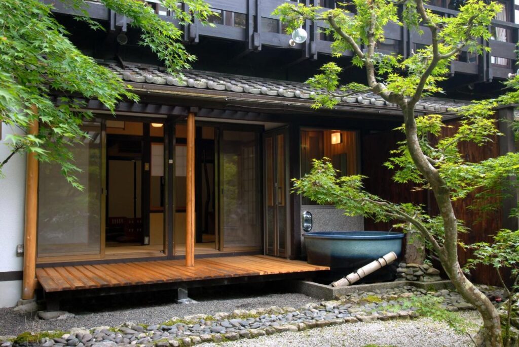 Momiji-ya Annex Kawa-no-Iori suite with open air bath and garden