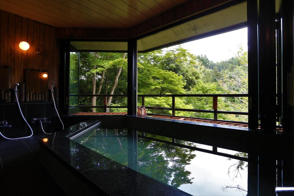 Momijiya Honkan Takaosansou indoor bath