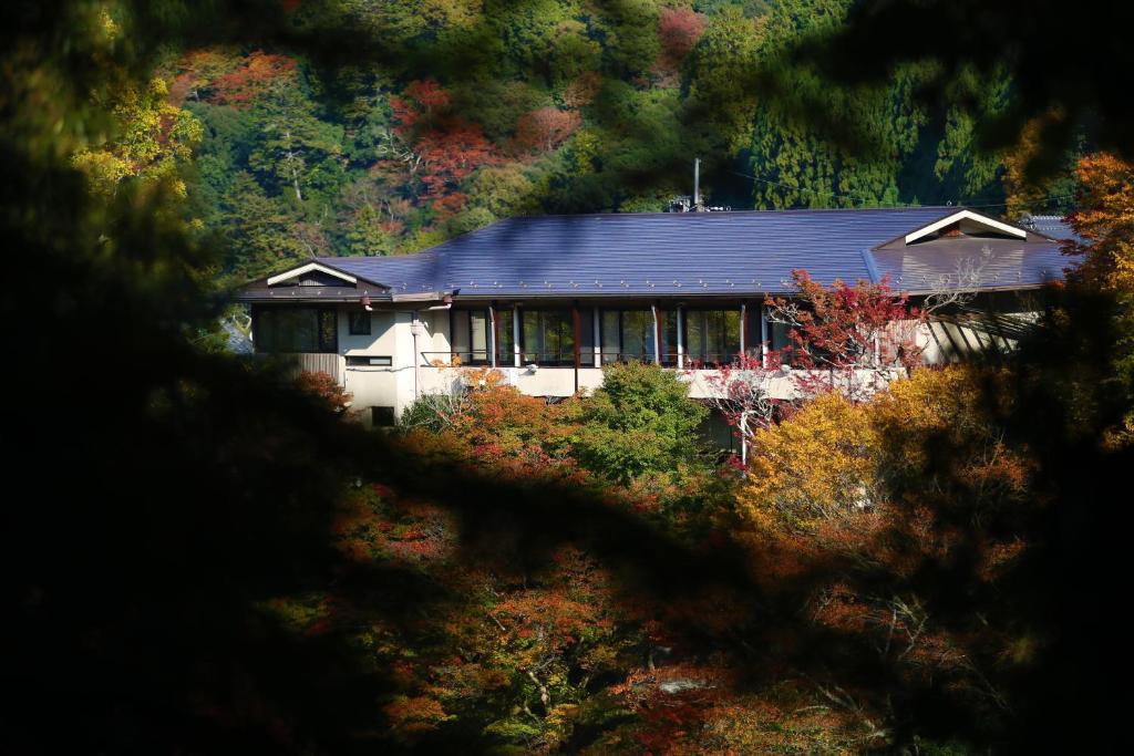 Momijiya Honkan Takaosansou main building