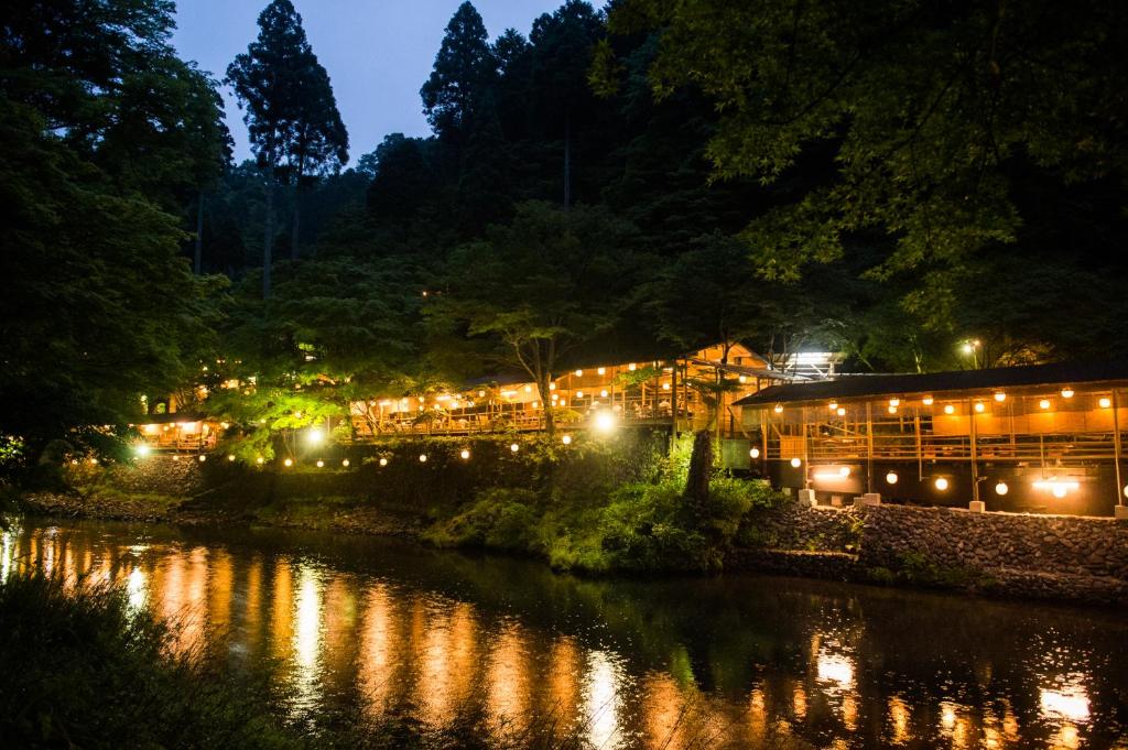 Momijiya Honkan Takaosansou river views