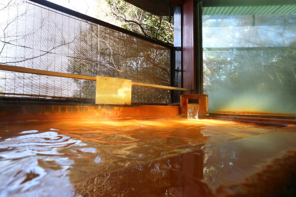 Motoyu Kosenkaku kinsen indoor onsen