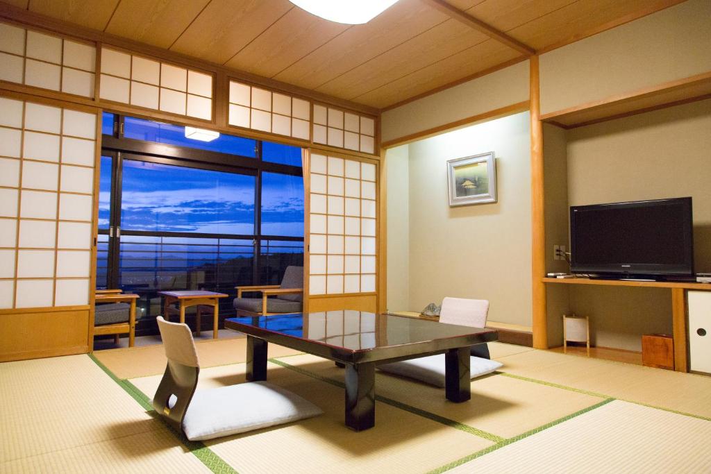 Motoyu Kosenkaku traditional japanese room