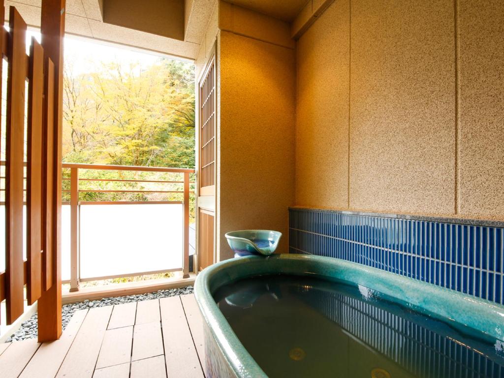 Okuno Hosomichi private onsen in room