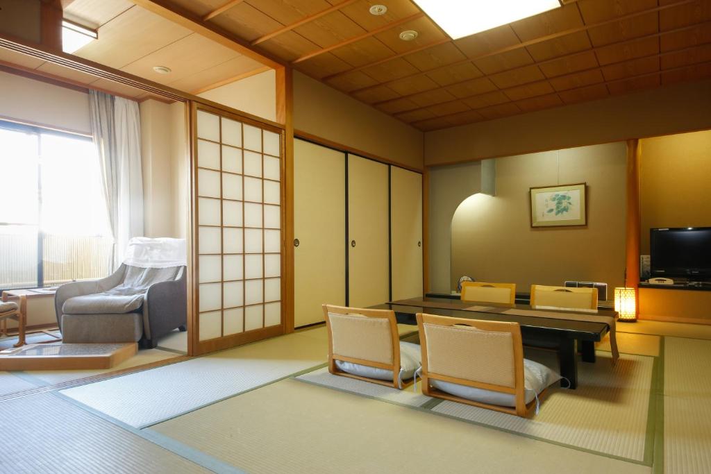 Ryokan Hanamusubi japanese style room