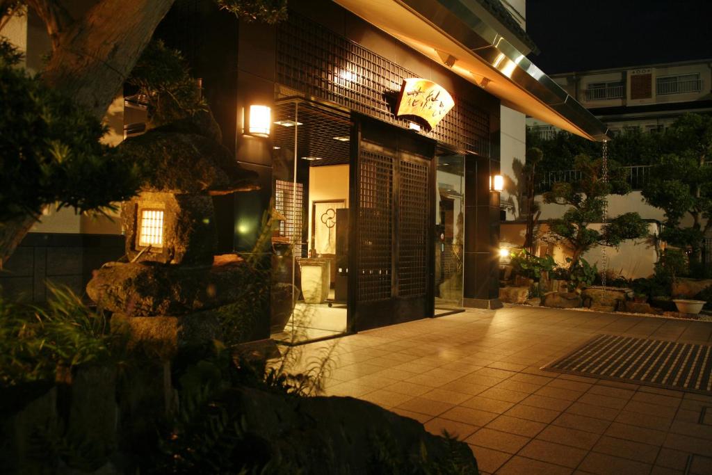 Ryokan Hanamusubi main entrance