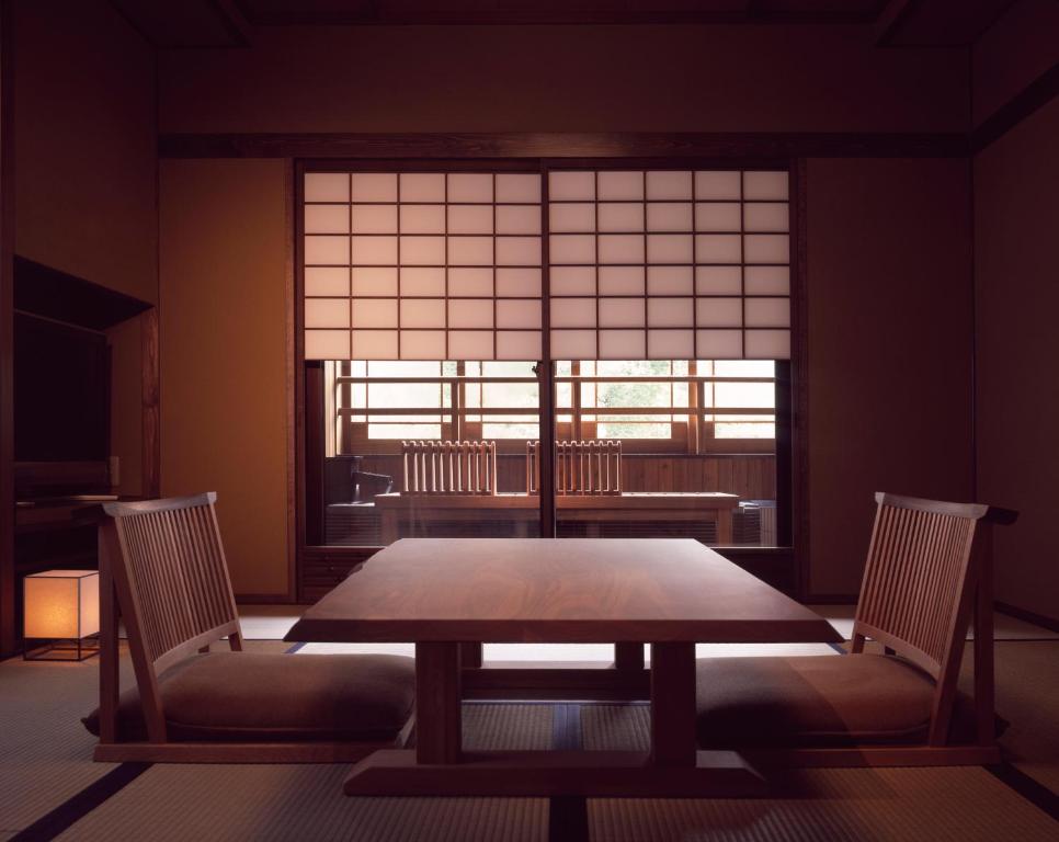 Ryokan Sumiya Kihoan tatami room with shoji windows