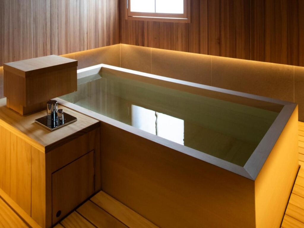 Ryotei Rangetsu private cypress bath