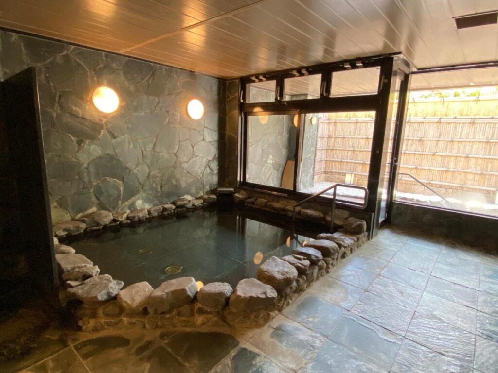 Ryotei Rangetsu public onsen