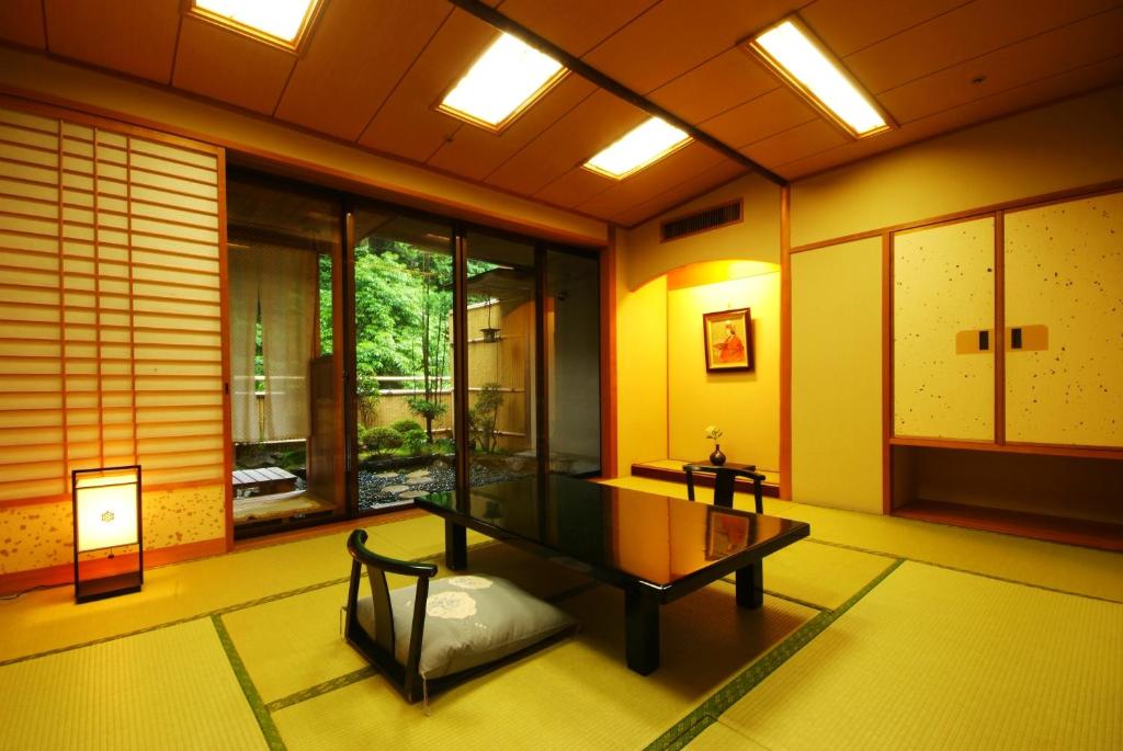 Syoenso Hozukawatei tatami style room