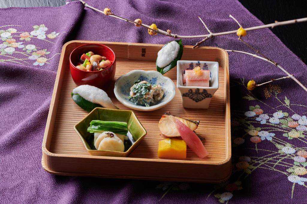 Takayamaso Hanano part of kaiseki cuisine