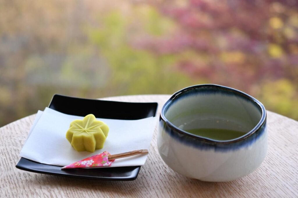 Hakone Gora Byakudan matcha and wagashi