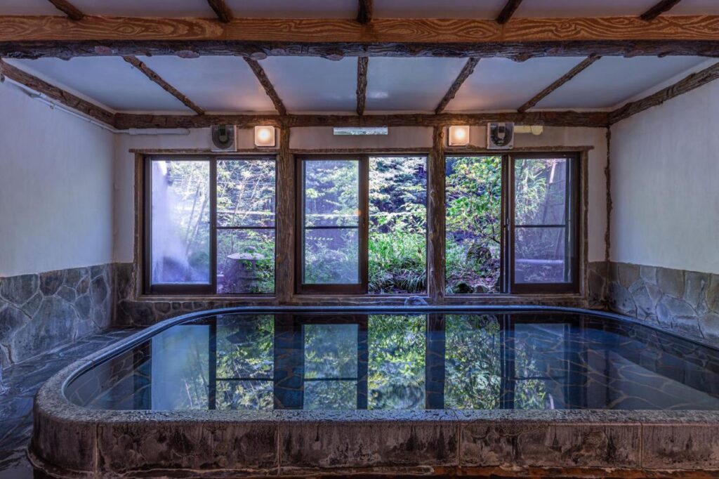 Ichinoyu Honkan indoor onsen with views