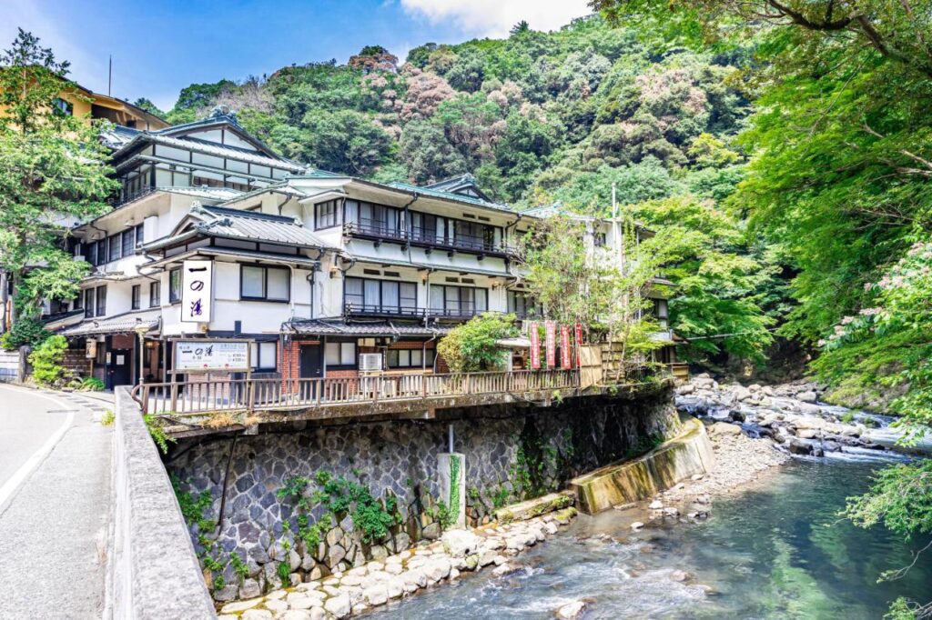 Ichinoyu Honkan main building