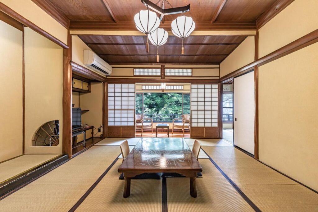 Ichinoyu Honkan stunning tatami room