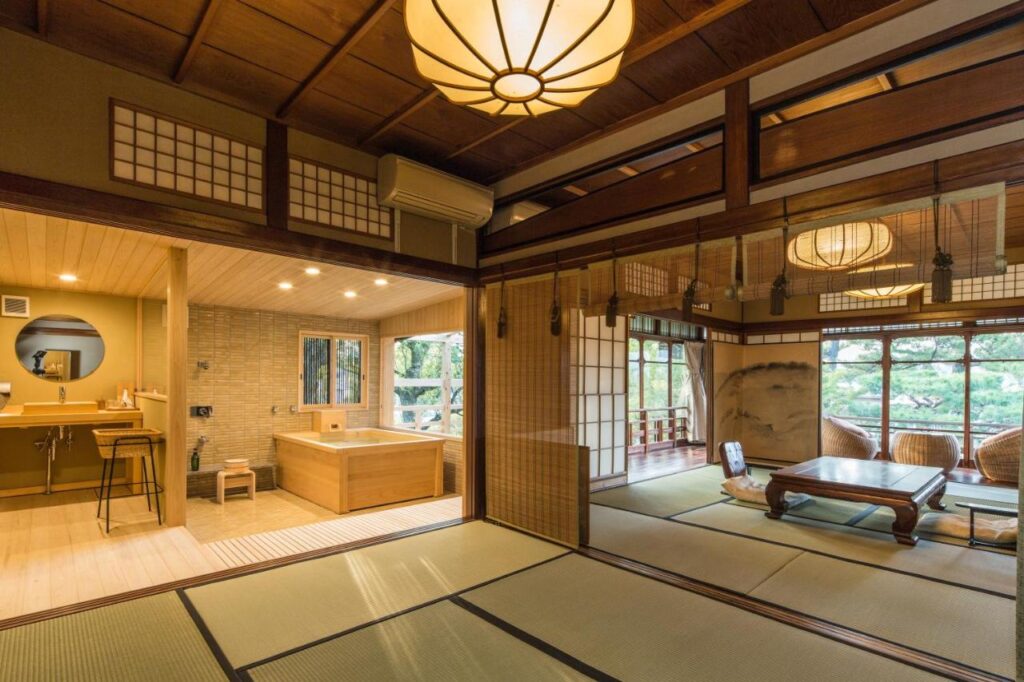 Kyoto Nanzenji Ryokan Yachiyo traditional room with bath