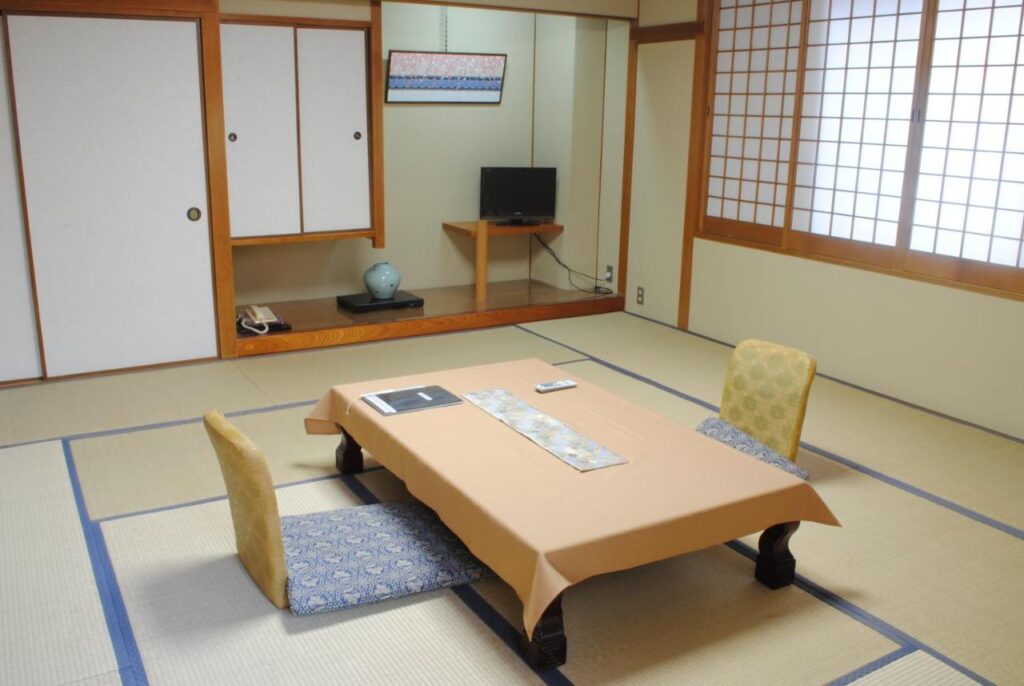 Nissho Besso smaller tatami room