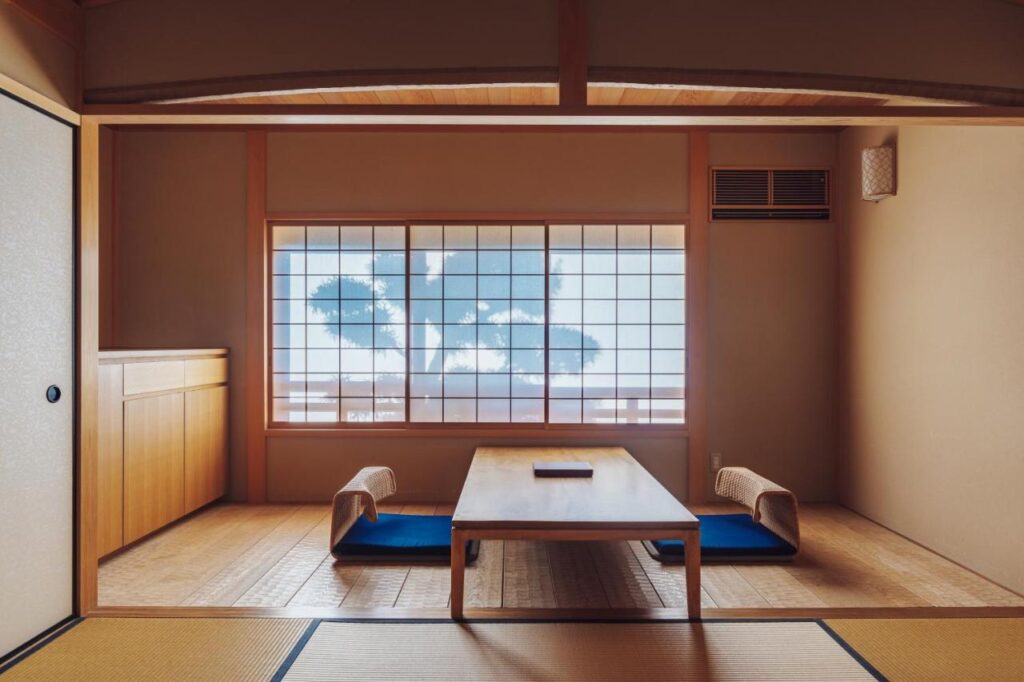 Ryokan Motonago tatami floor room