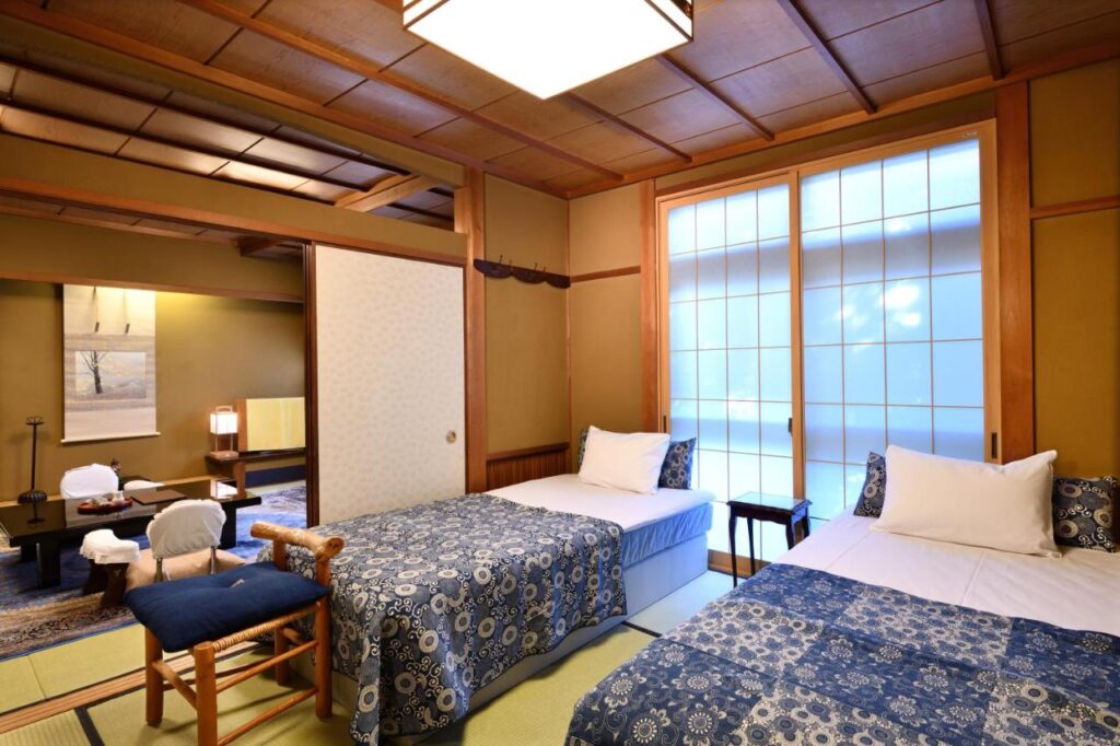 Seikoro Ryokan room twin beds