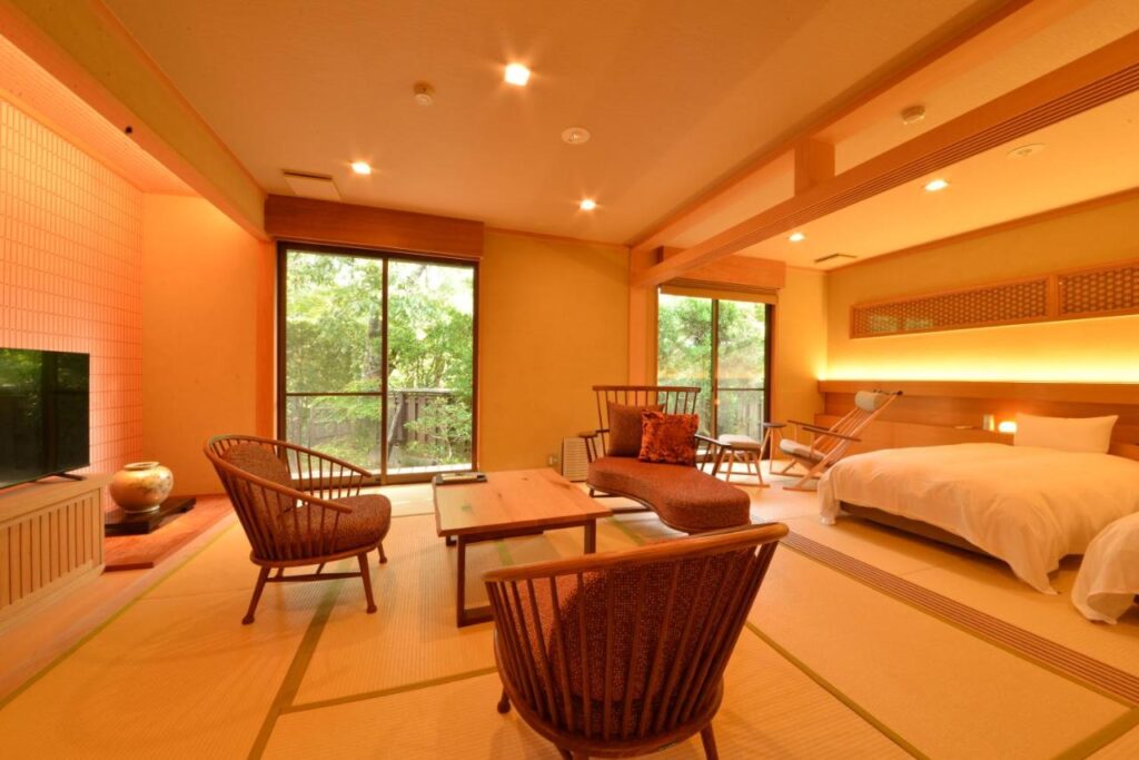 Seryo Ryokan mixed western and japanese style room