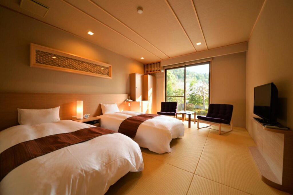 Seryo Ryokan western style twin room