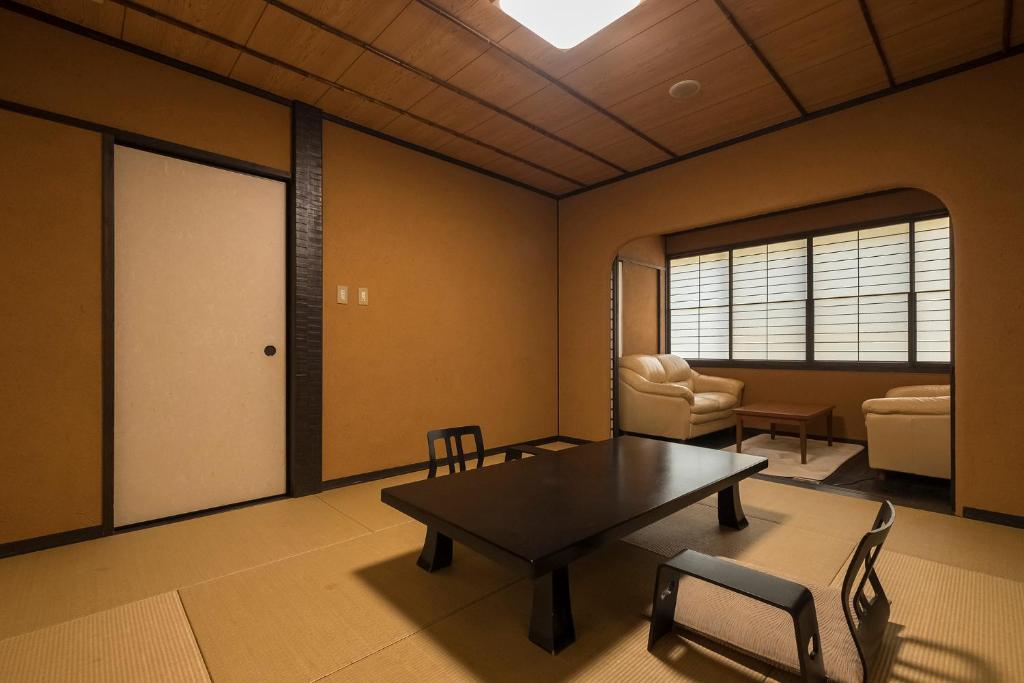 Shiunso japanese style tatami room