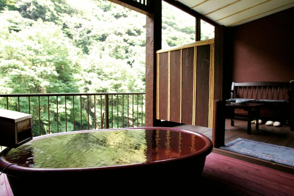 Shiunso private onsen in room