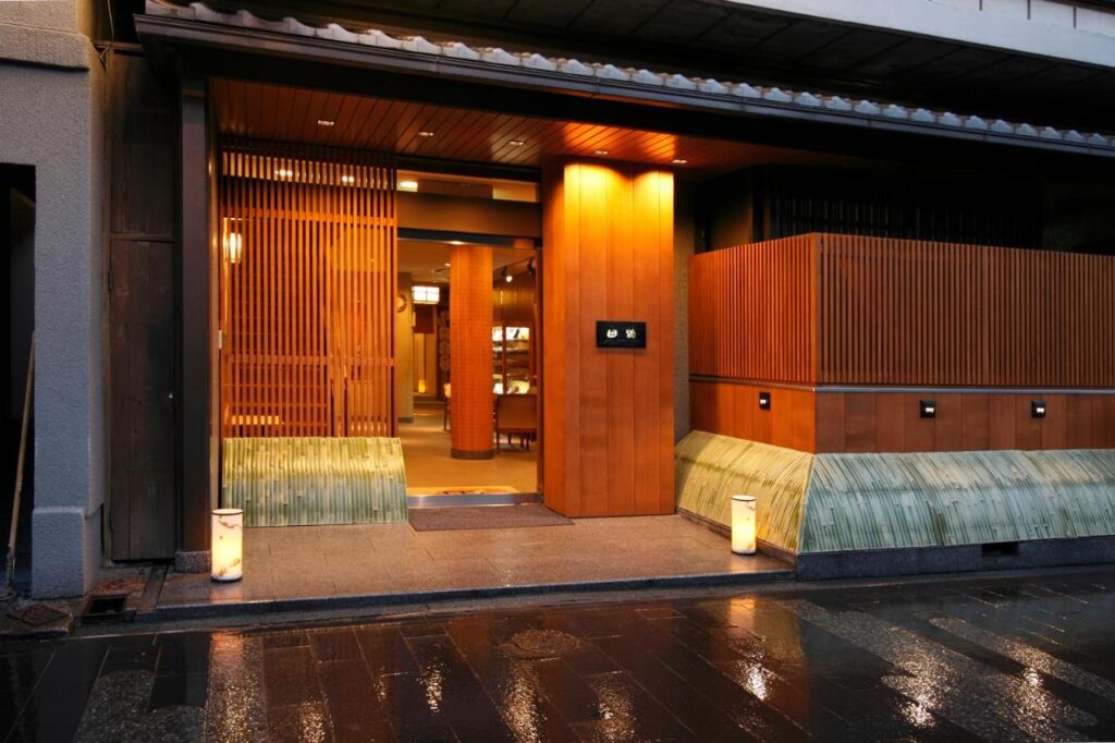 Tazuru Ryokan entrance